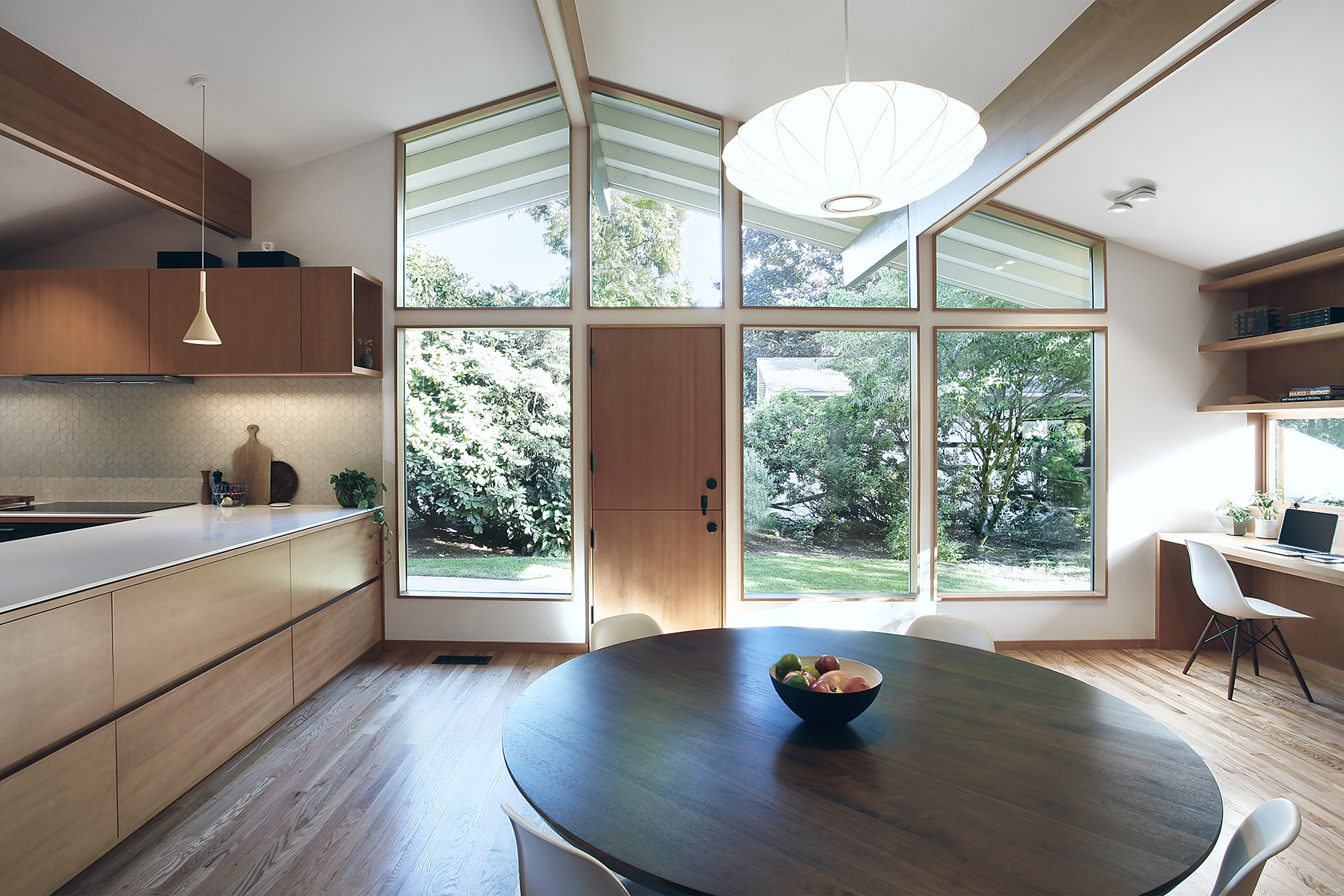 西雅图郊区百年住宅的现代改造-11