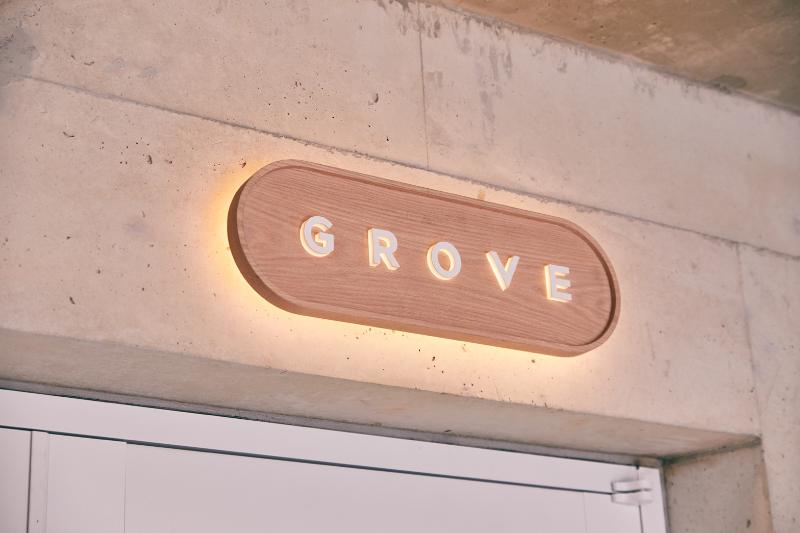 极简时尚的"그로브 쇼룸"室内设计-7