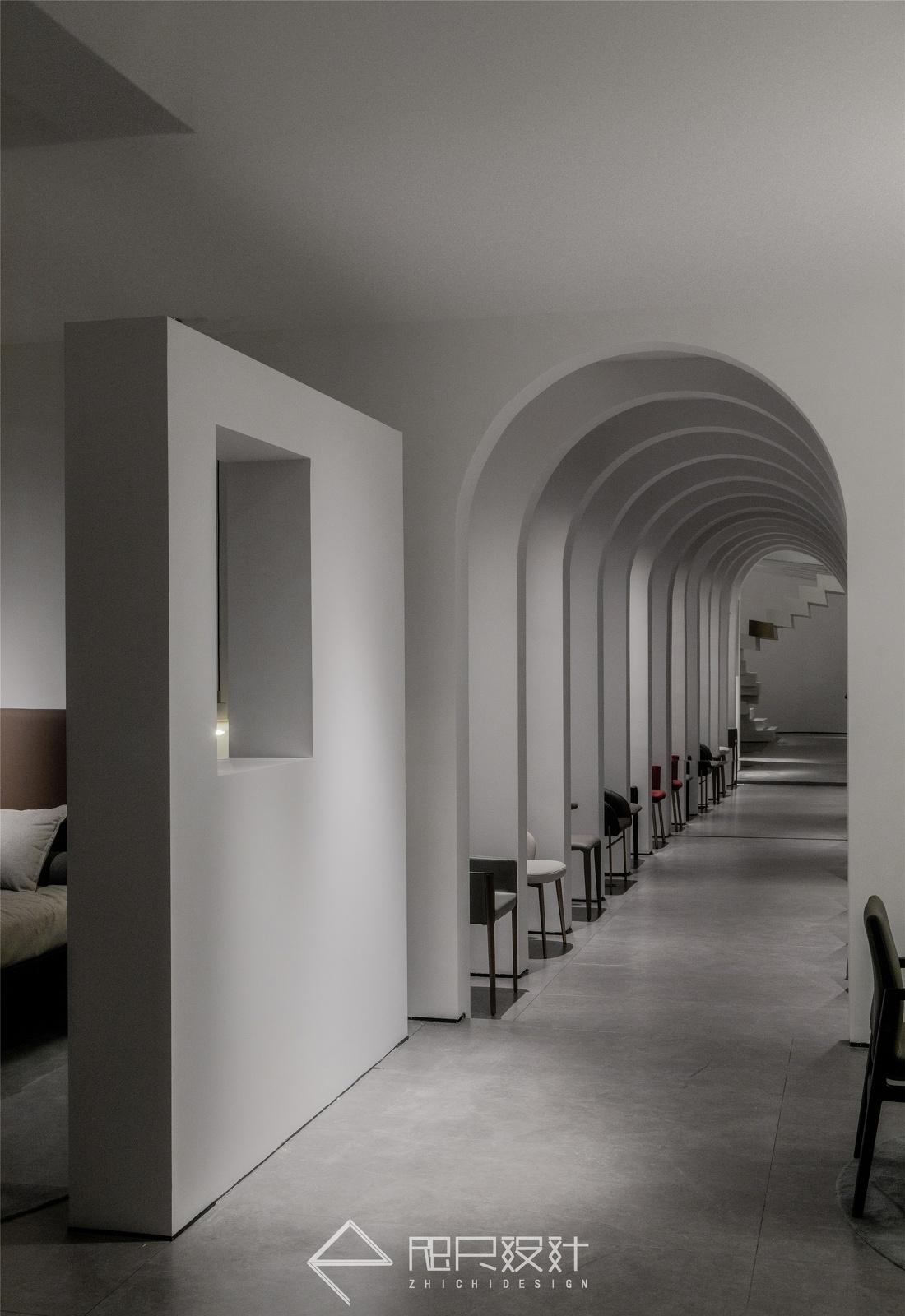 半墙设计、镜像交错,打造个性家居空间-4