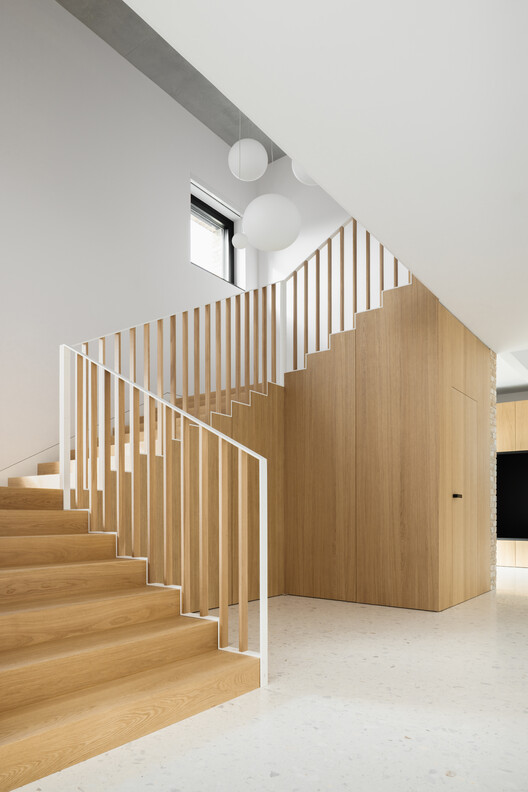 砖石之家 · 融合自然与现代的斯洛伐克家庭住宅丨斯洛伐克布拉迪斯拉发丨ARCHITEKTI mikulaj & mikulajova-9