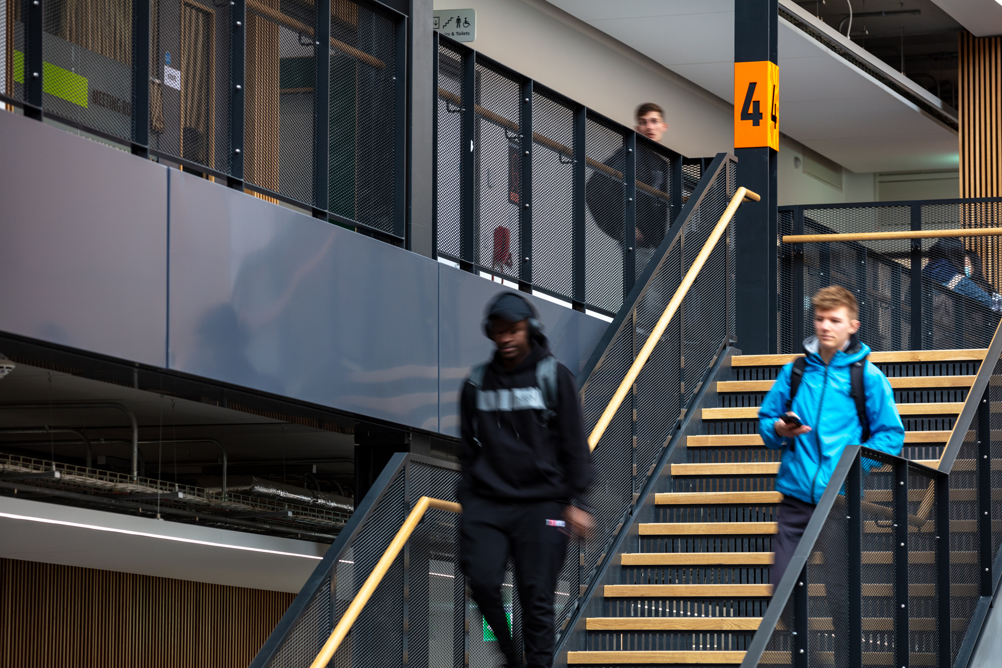 英国布里斯托大学工程学院丨AHR-42