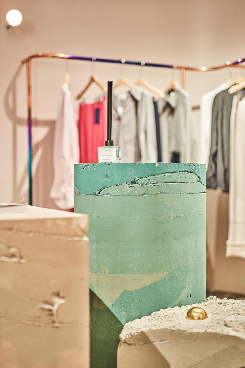 感性空间重塑，103 平米咖啡服饰店室内设计展示-14