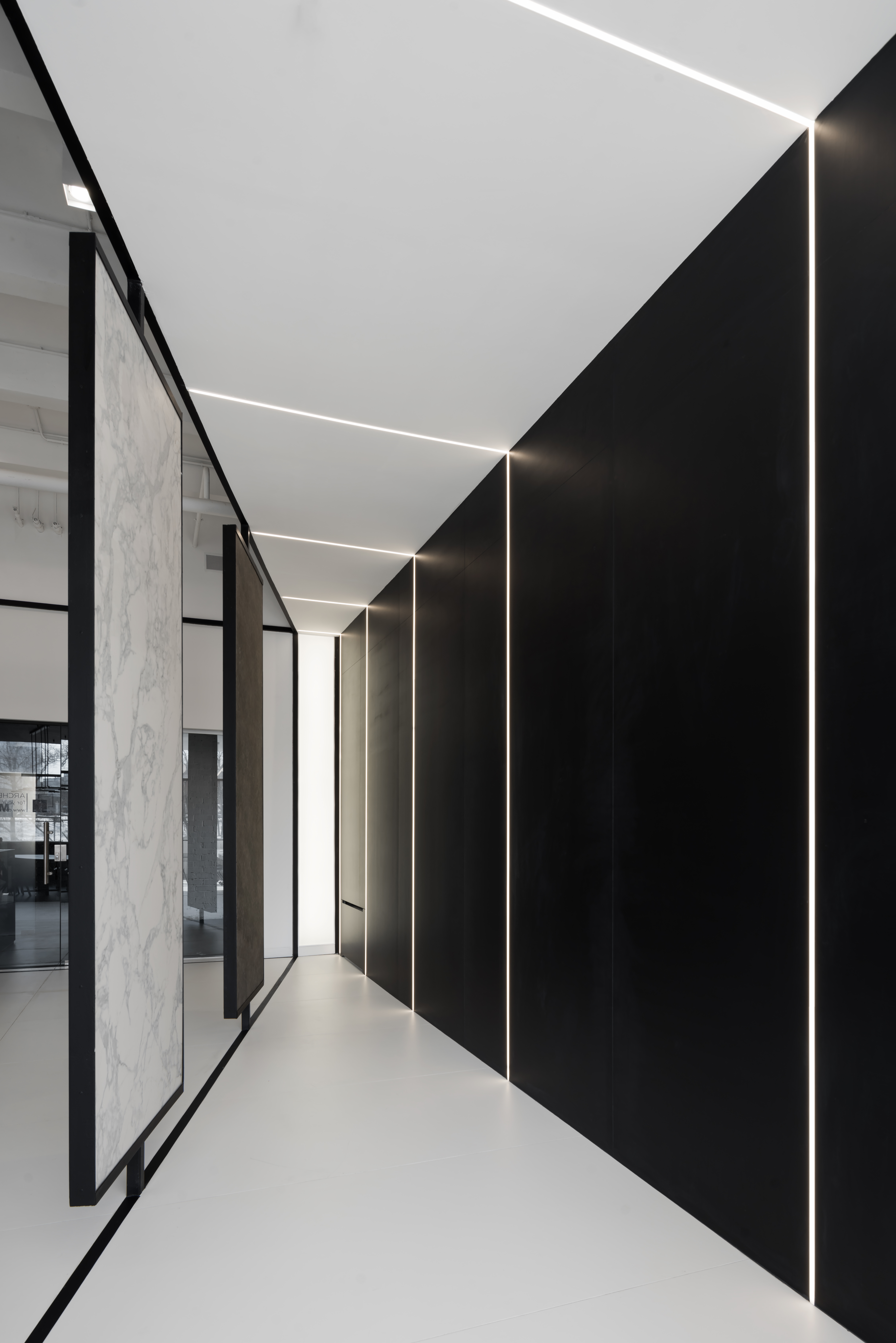 ARCHETYPE 展示与办公空间 | 黑白陶瓷艺术的立体呈现-9