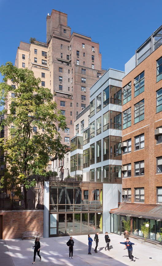 Friends Seminary School | 纽约历史建筑中的现代教育空间-25