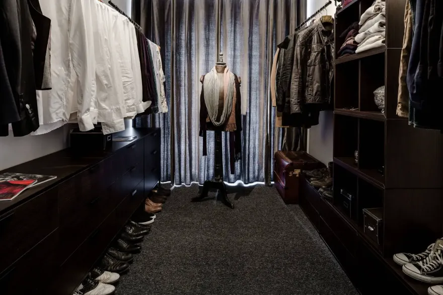 梦想衣橱 | 三室公寓中的奢华更衣室-15