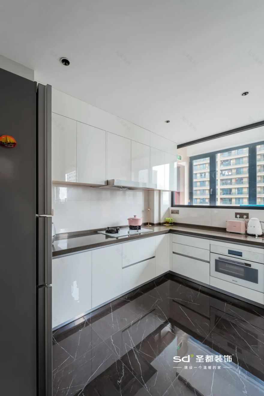 现代简约风家居,主卧占⅓太享受,神仙衣帽间心动 100%!-33