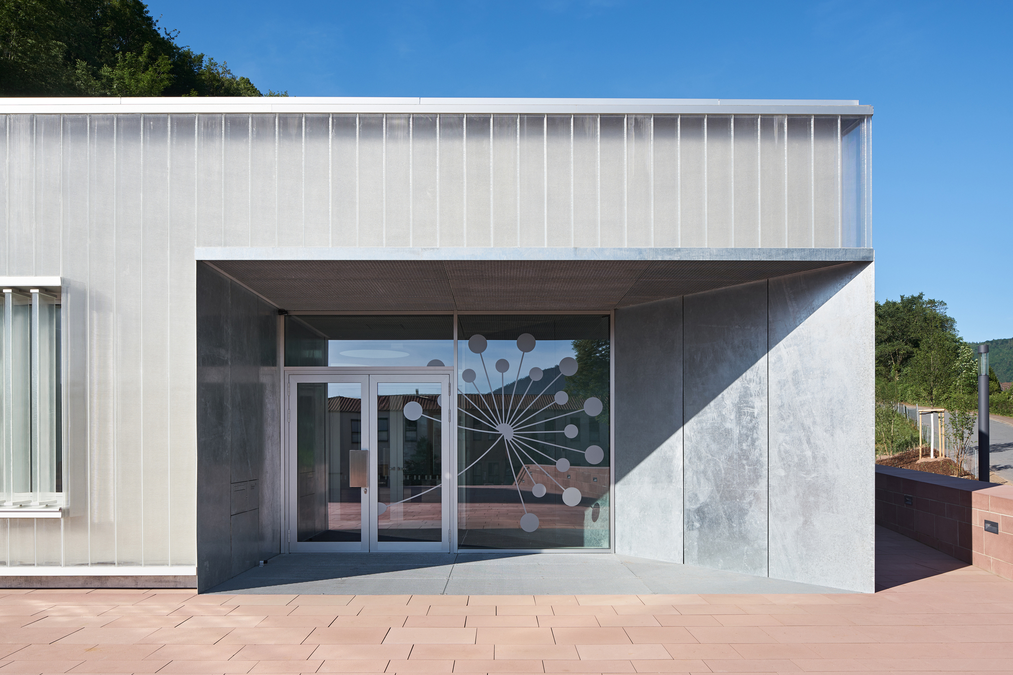 红砂石之城的博物馆、档案室与青年中心-1