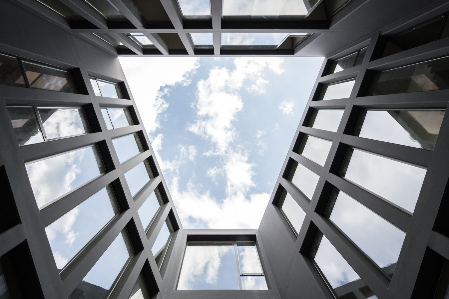 LSB Regional Headquarters | 挑战传统建规的公共空间设计-23