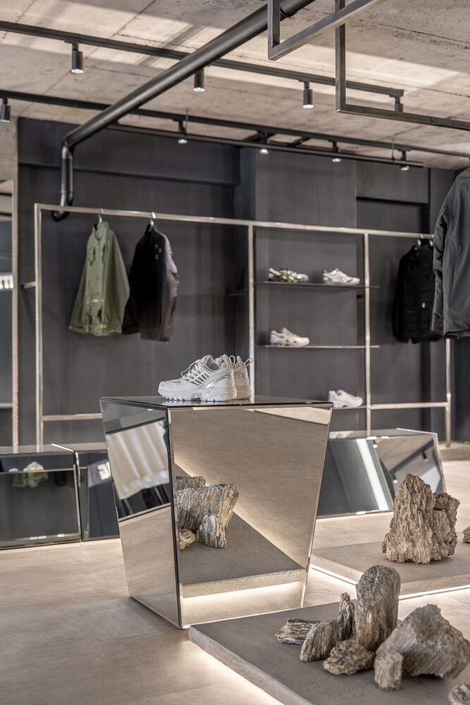 乌克兰 PULSE 运动品牌服饰店丨不详-10