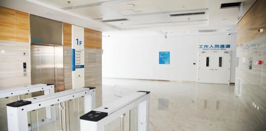 筑牢公共卫生屏障！中建八局为烟台打造高水平“平急转换”医疗项目-40