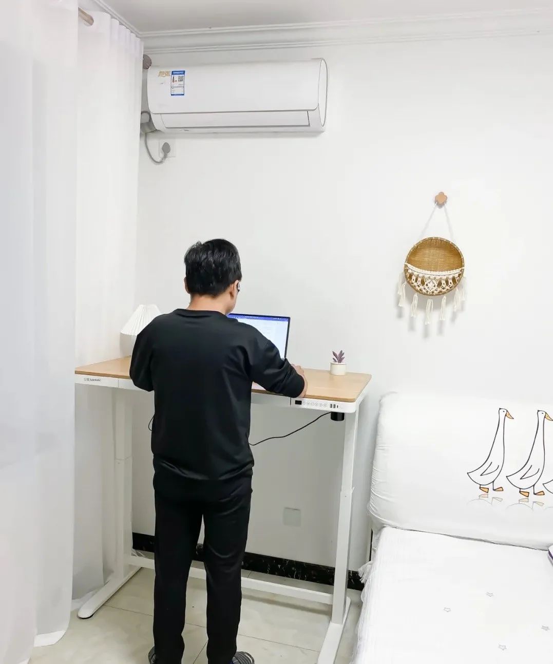 程序员个性化书房设计,工作休闲两不误-19