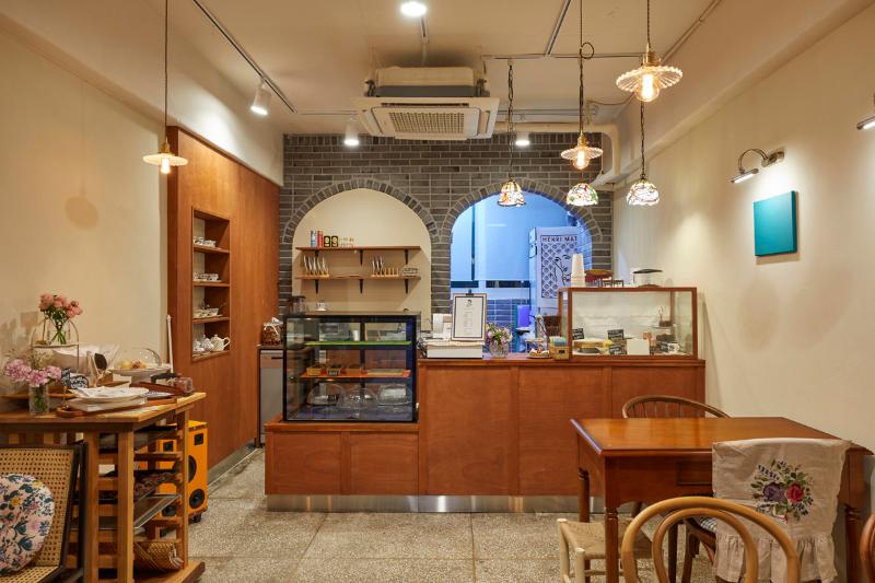 隐秘的糖果盒 | 9 平米复古风咖啡馆设计-4