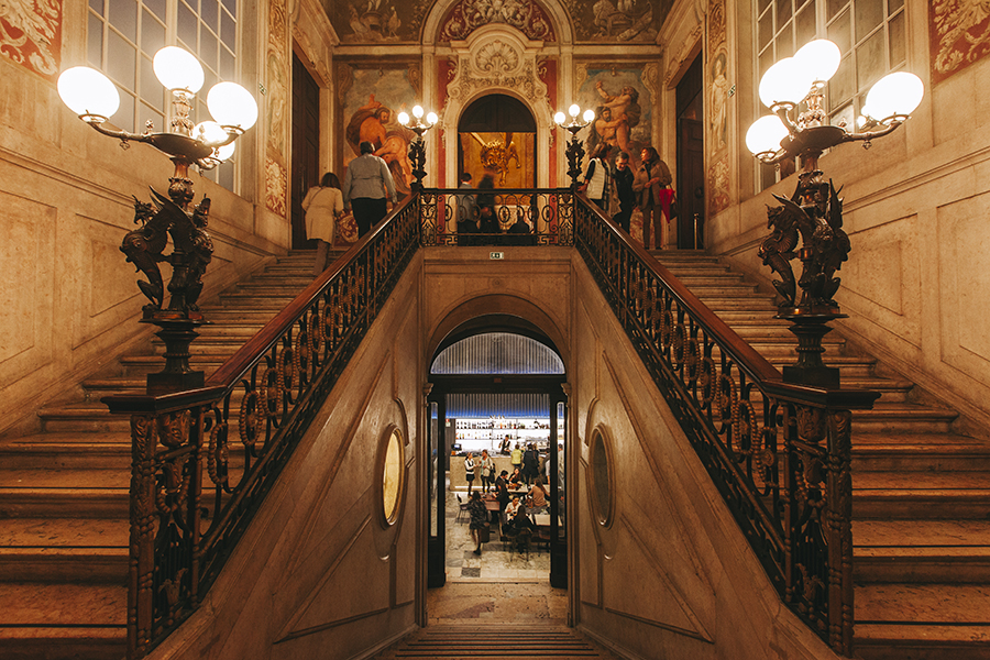 葡萄牙里斯本“帕拉西奥·恰多”宫殿奢华变身派对餐厅-8