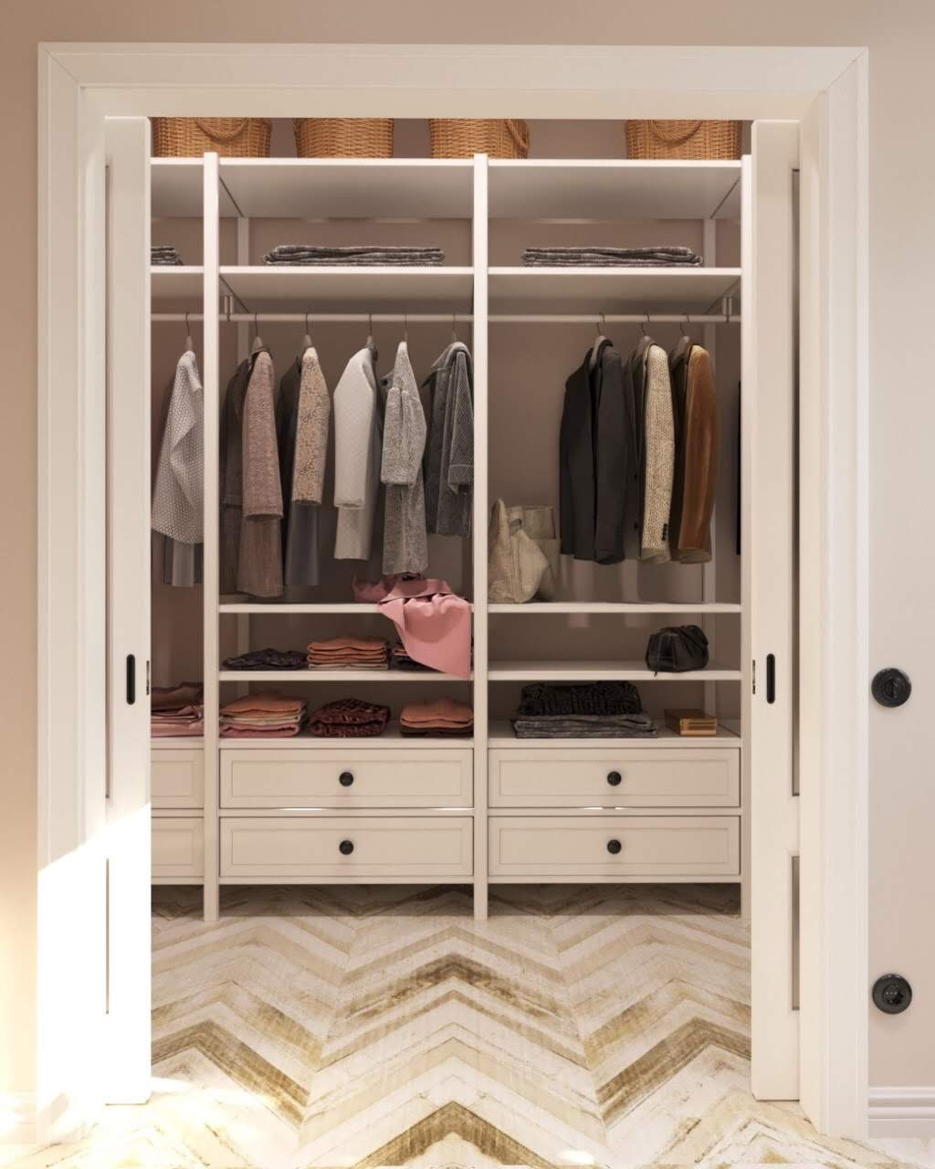 PRIVATE HOUSE: 300 sq.m-0