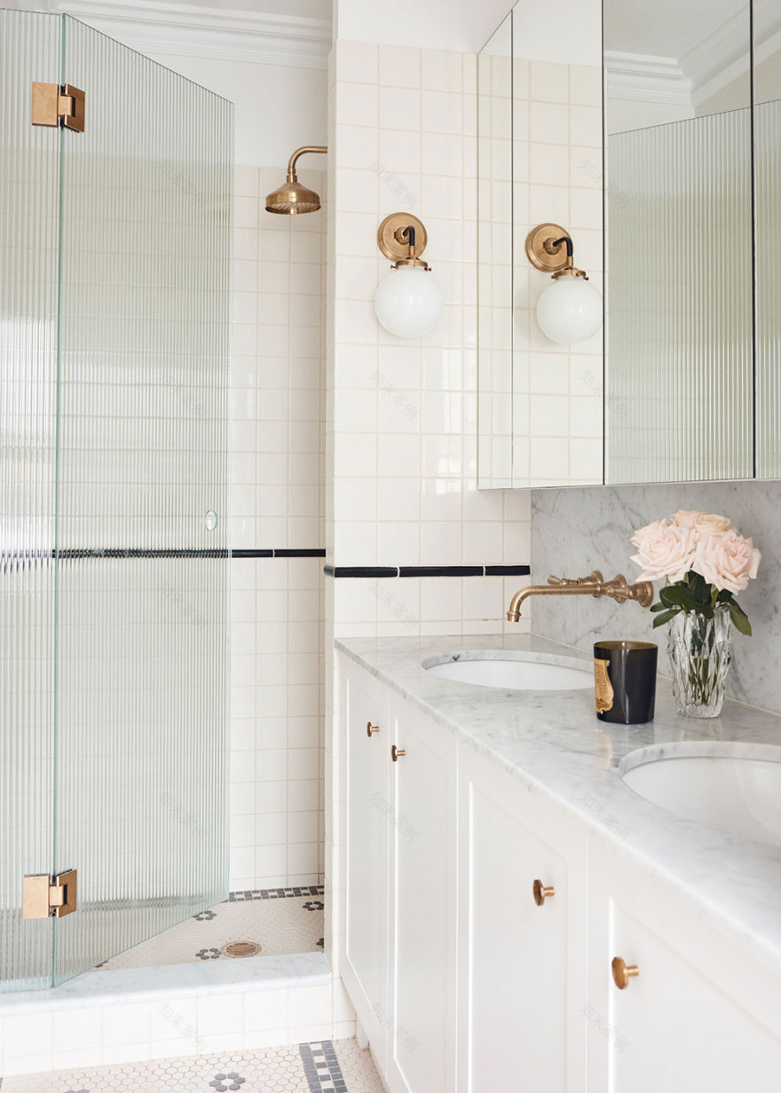 悉尼温馨家居 | 蓝色调与暖色细节的完美融合-22