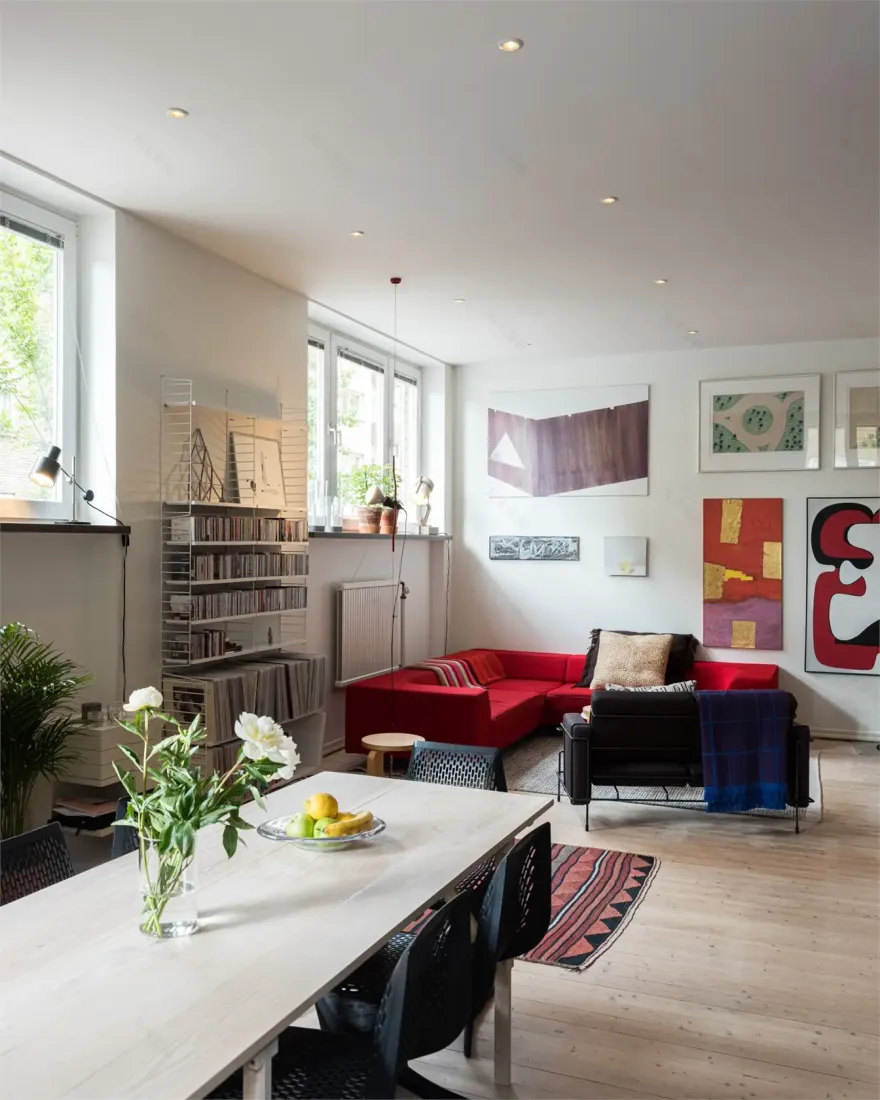 57m2 开放式公寓 | 极简黑厨房设计成为亮点-11