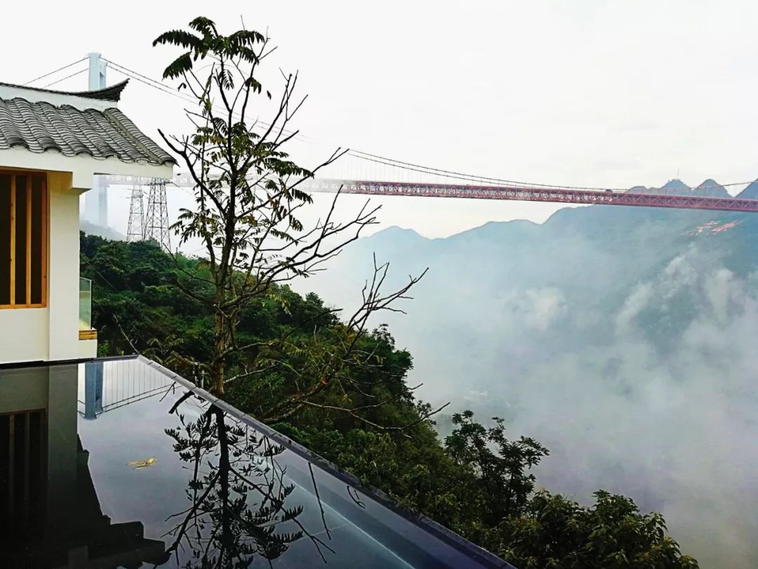 民宿设计，不论是重建或扩建、运用设计的加法或减法、还是采用在地材料，不仅能使荒废破旧的乡下老宅焕然一新，也能重塑一方水土。-106