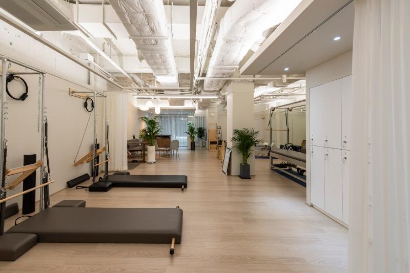 温润宜居的 39 平米白色与木质调氛围健身房设计-7