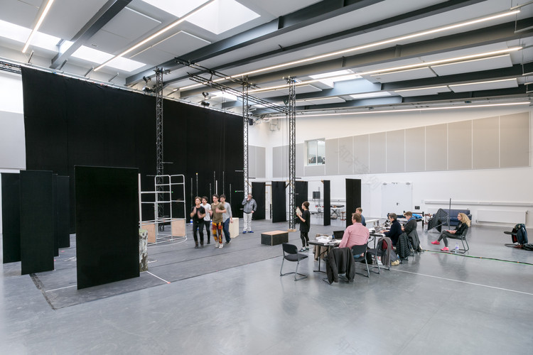 苏格兰国家剧院总部 · 废弃仓库的创意重生-19