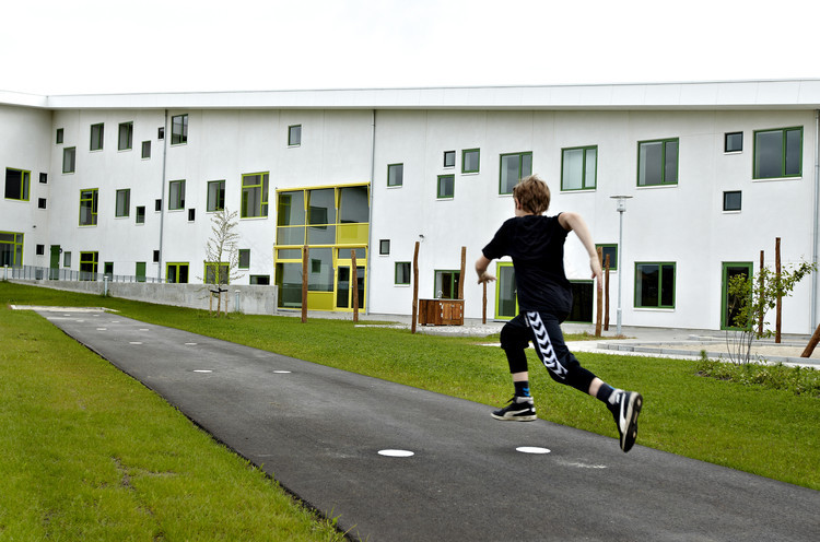 丹麦 Tjørring 学校创新综合体-14