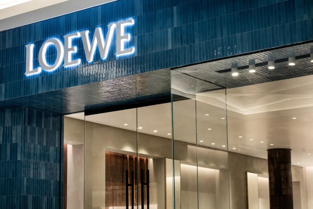 西班牙奢侈时尚品牌 Loewe 高端精品店丨罗切特建筑集团-13