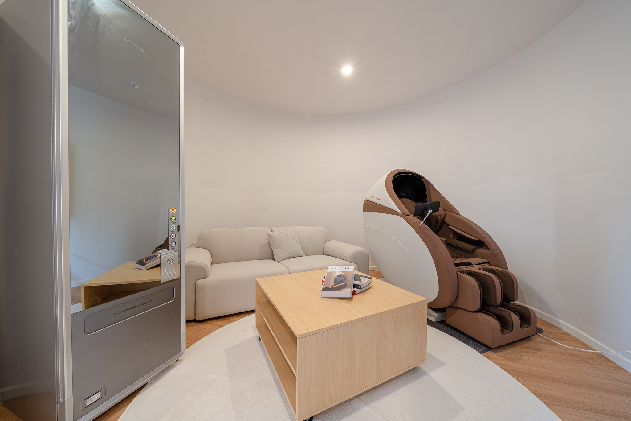 白色与木质，打造 21 间客房的极简酒店-21