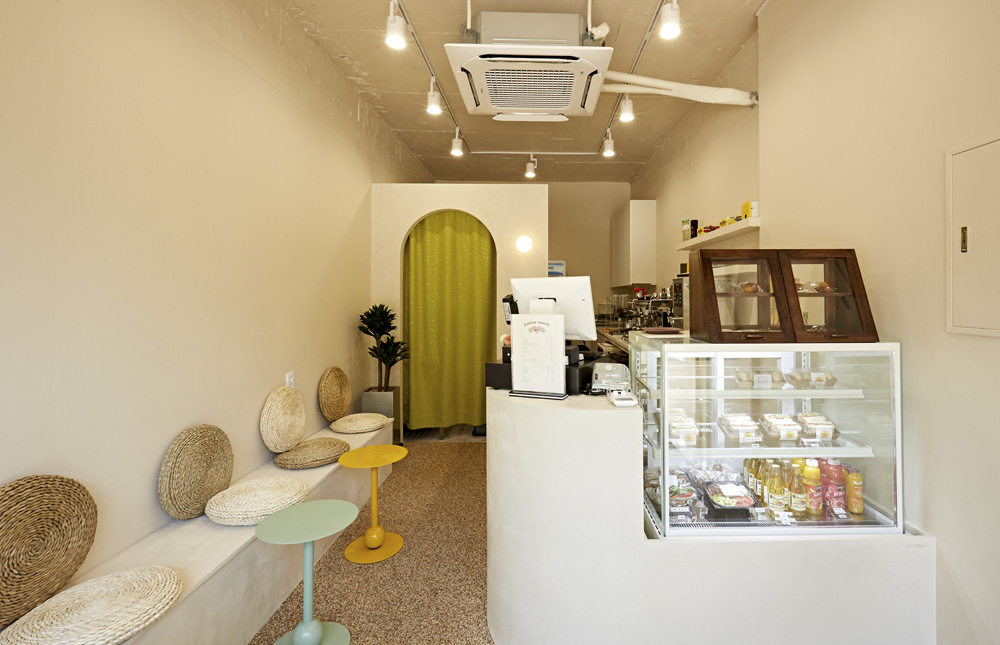 蓝色外观的 8 平米拘留室，极简主义的完美体现-3