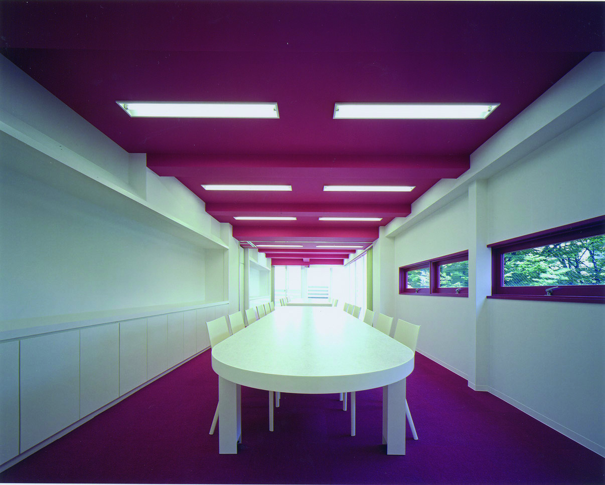 东京 KBP 办公白色空间，寺庙背景中的现代设计瑰宝-5