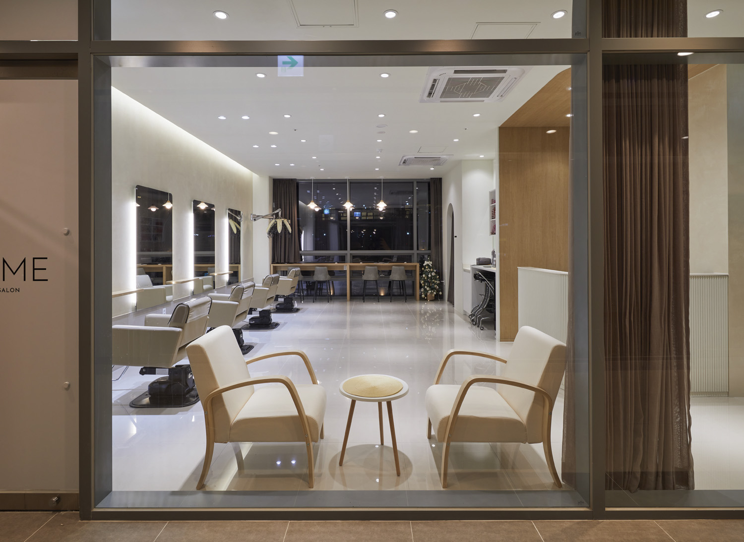 20 平米美容室，现代简约风的设计魅力-12