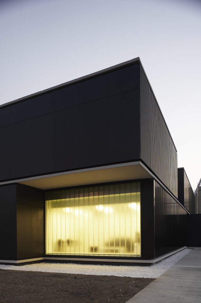 为无家可归者打造多功能庇护所-20