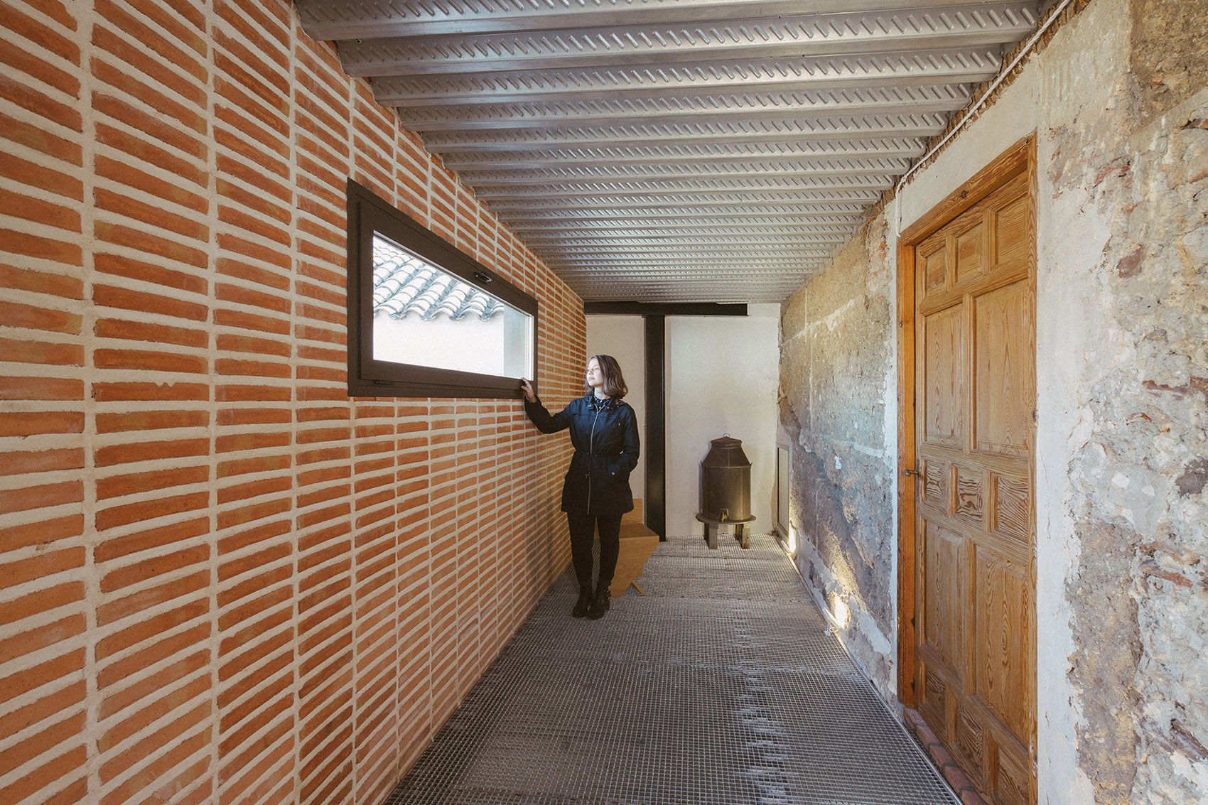 茅草屋的新时代，西班牙 / OOIIO Architecture-26