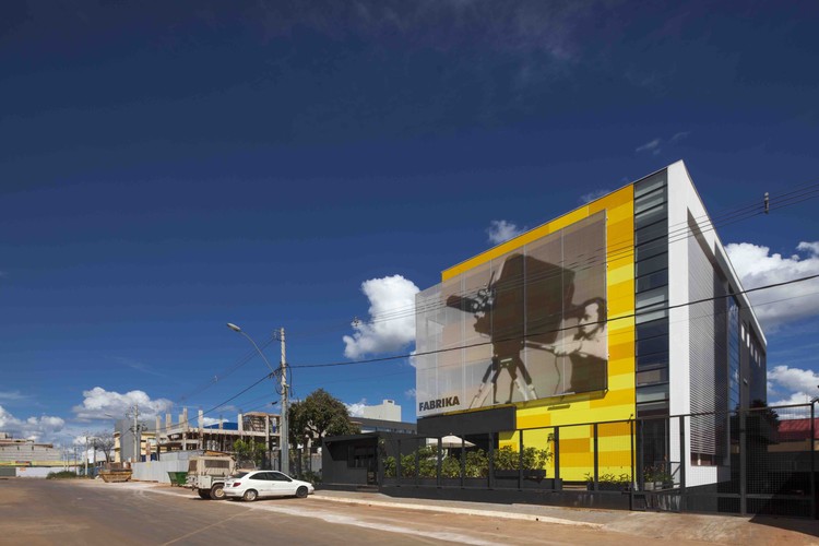 巴西 Fabrika Filmes 总部共享空间设计-13