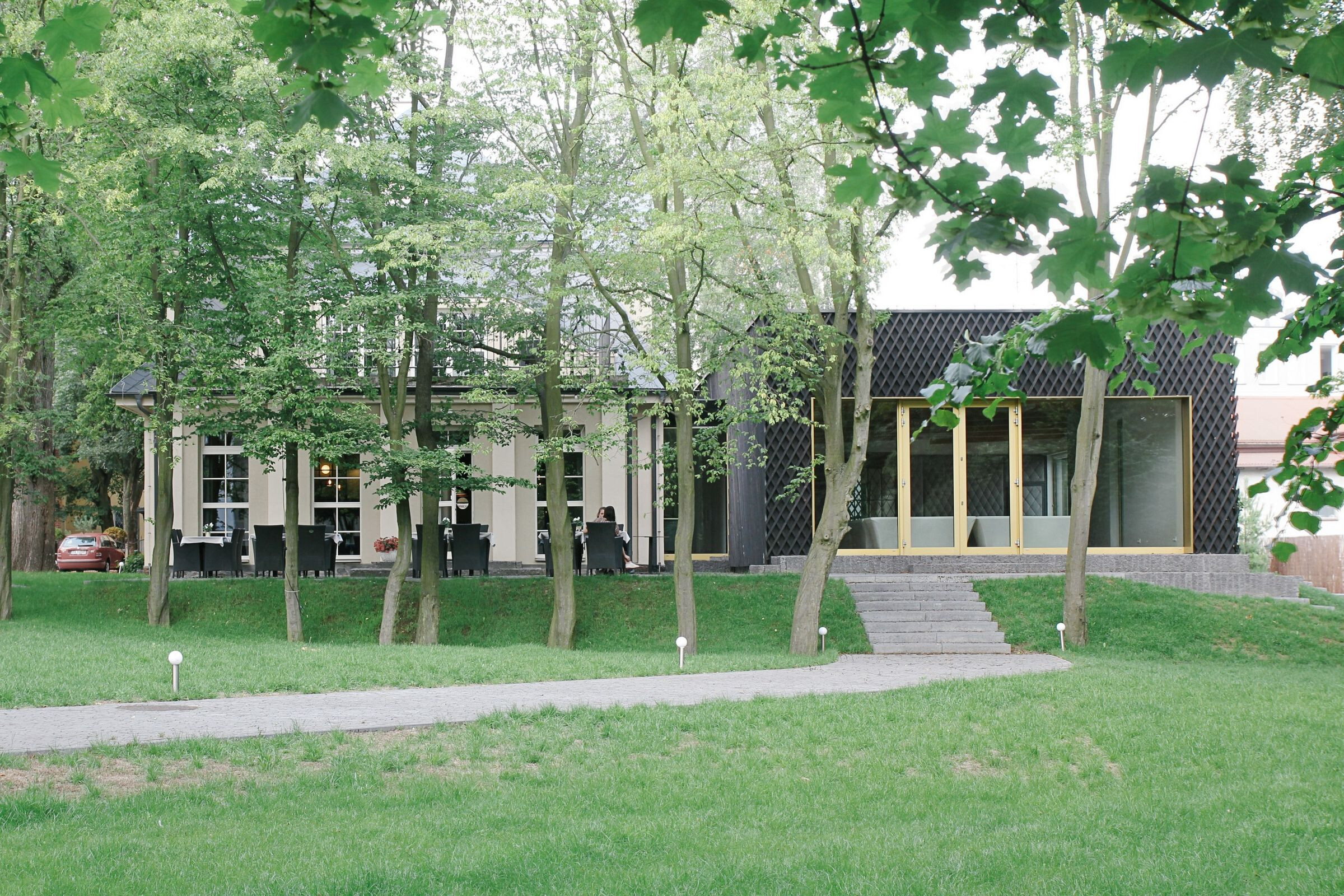 波兰历史建筑中的现代酒店设计-16