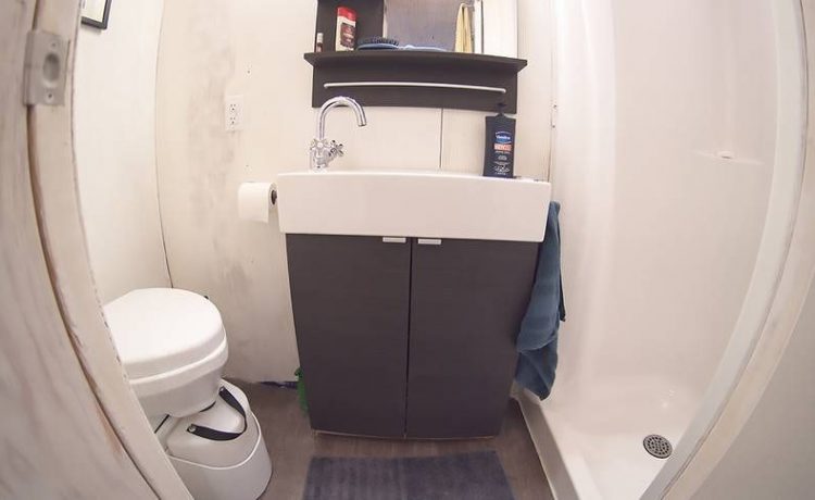 加拿大工程师自制迷你移动房屋丨泰勒·贝内特-33