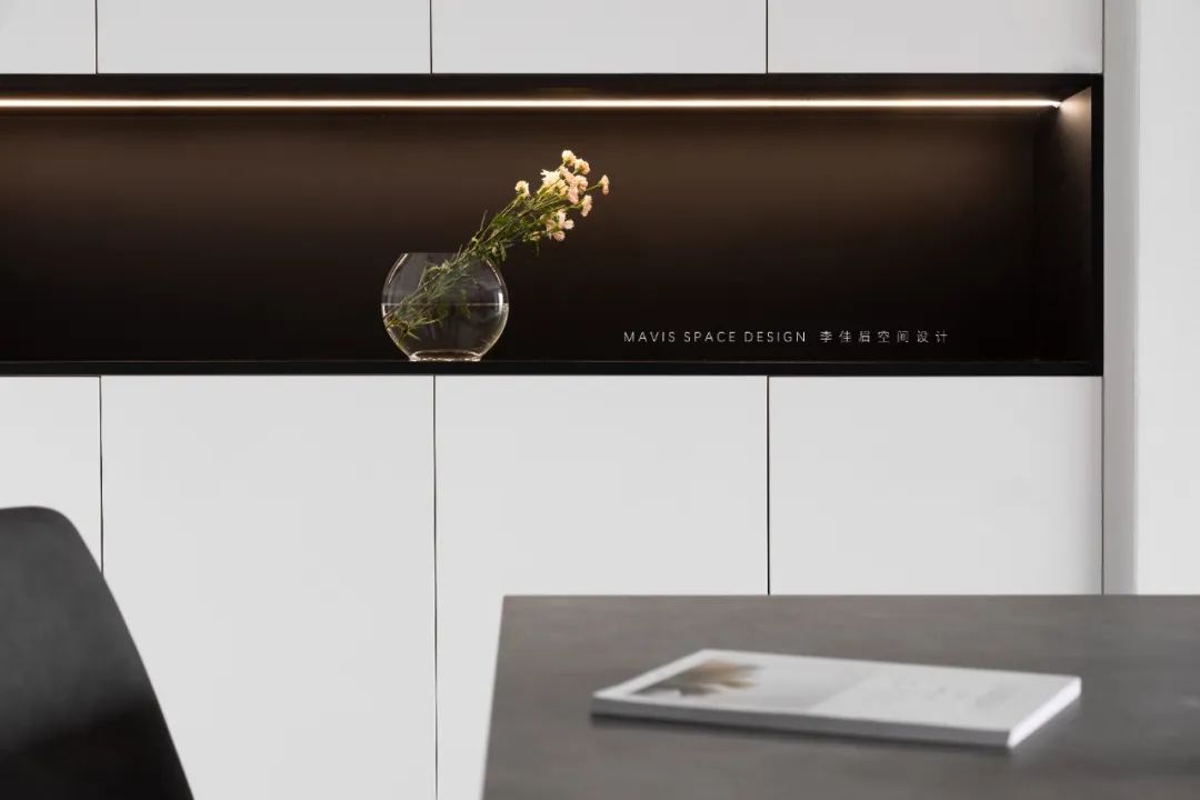 李佳眉设计 | 精装房大改造，黑白灰的简约空间-93