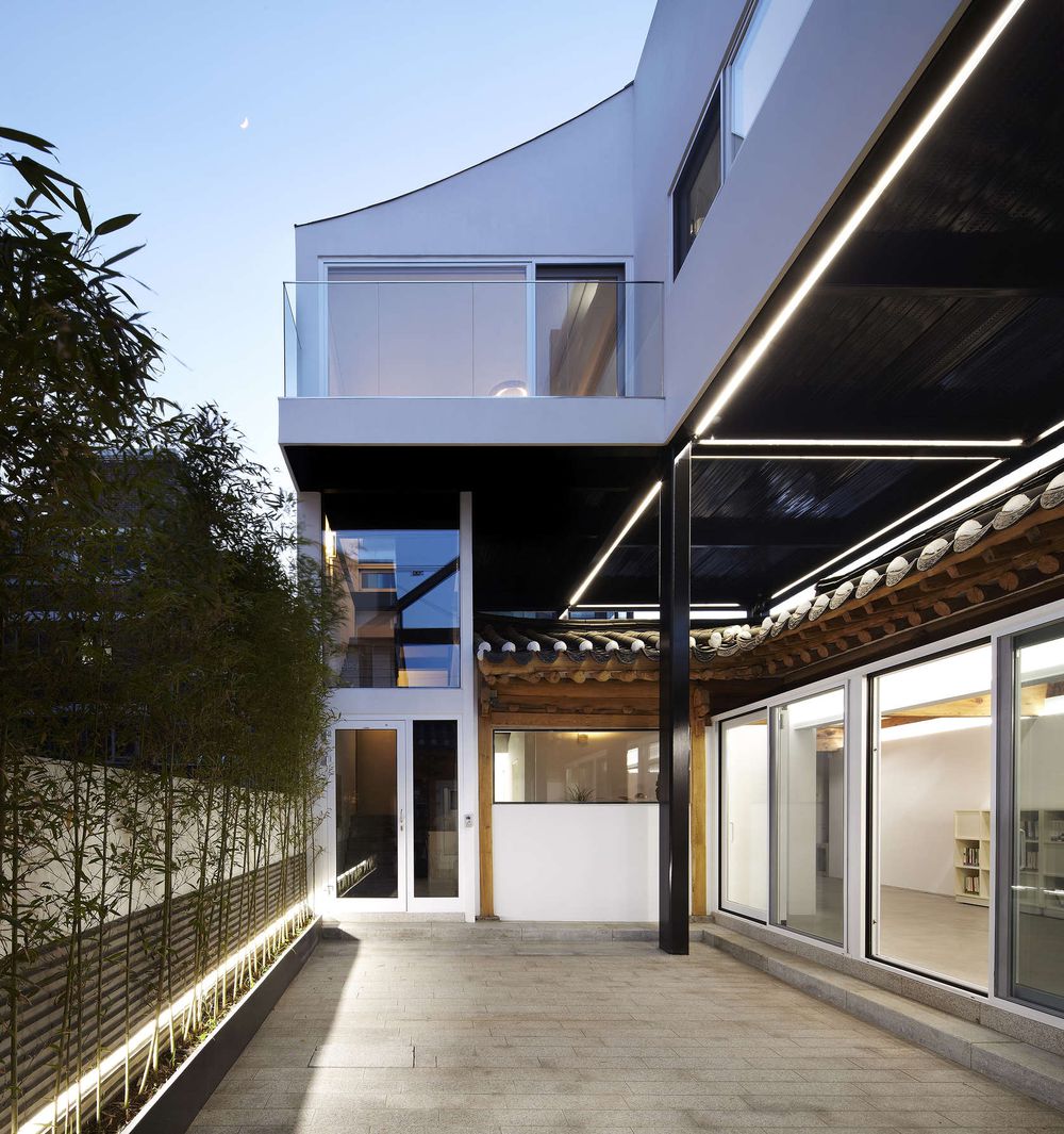 首尔某区老房子的特色加建丨韩国首尔-13