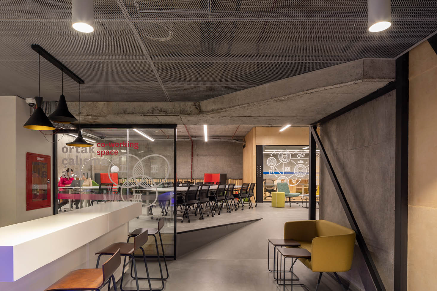 伊斯坦布尔地铁 cave 变身未来科技实验室-27