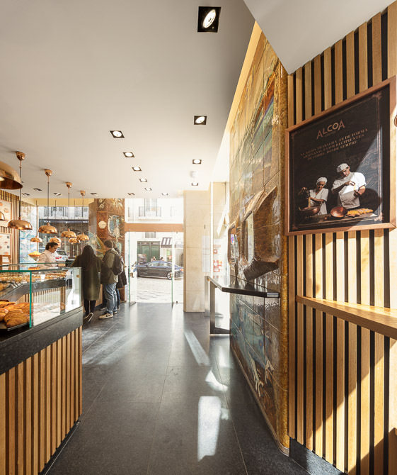 葡萄牙历史店铺改造-16