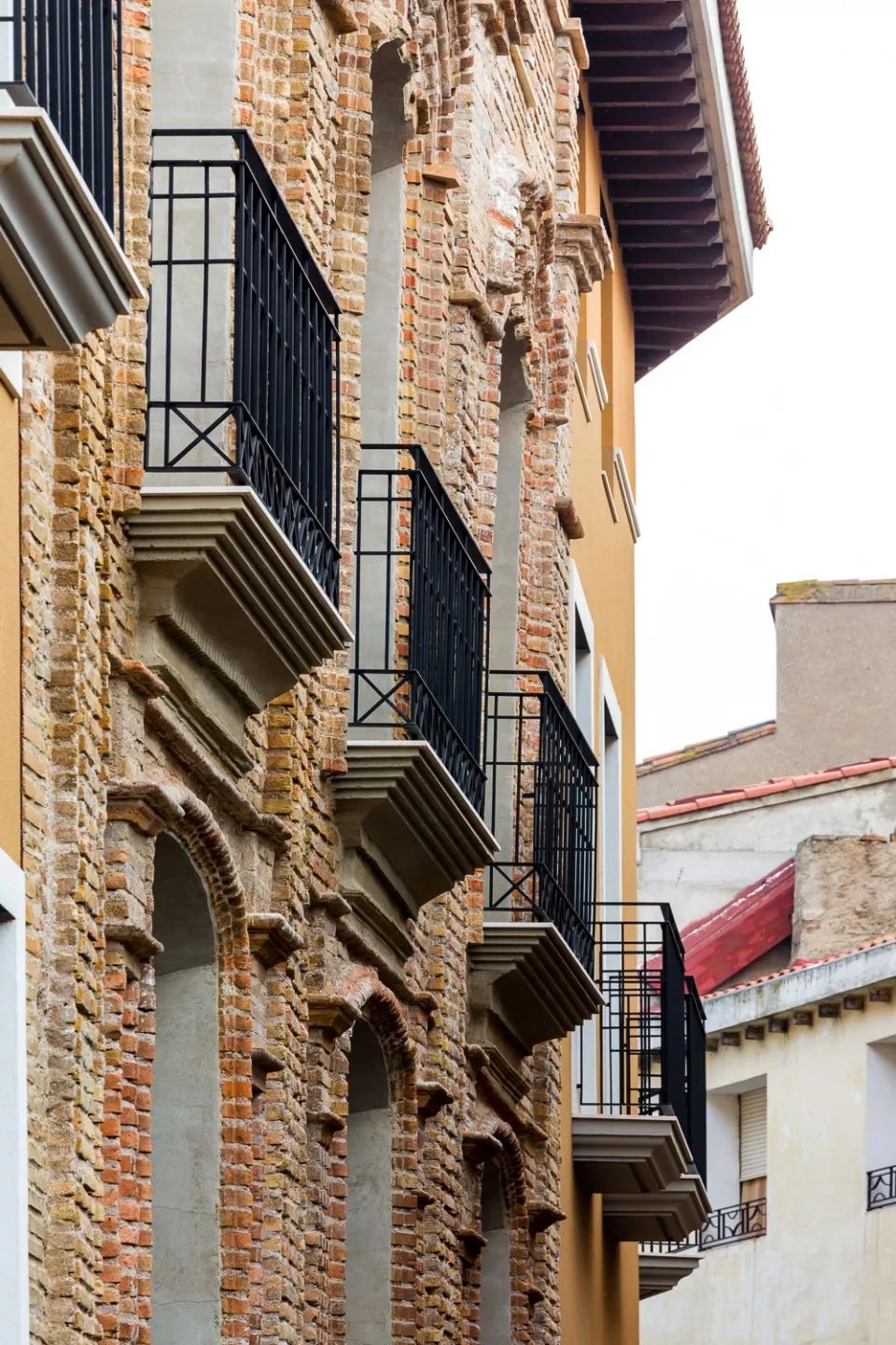 历史痕迹中的现代住宅群-20