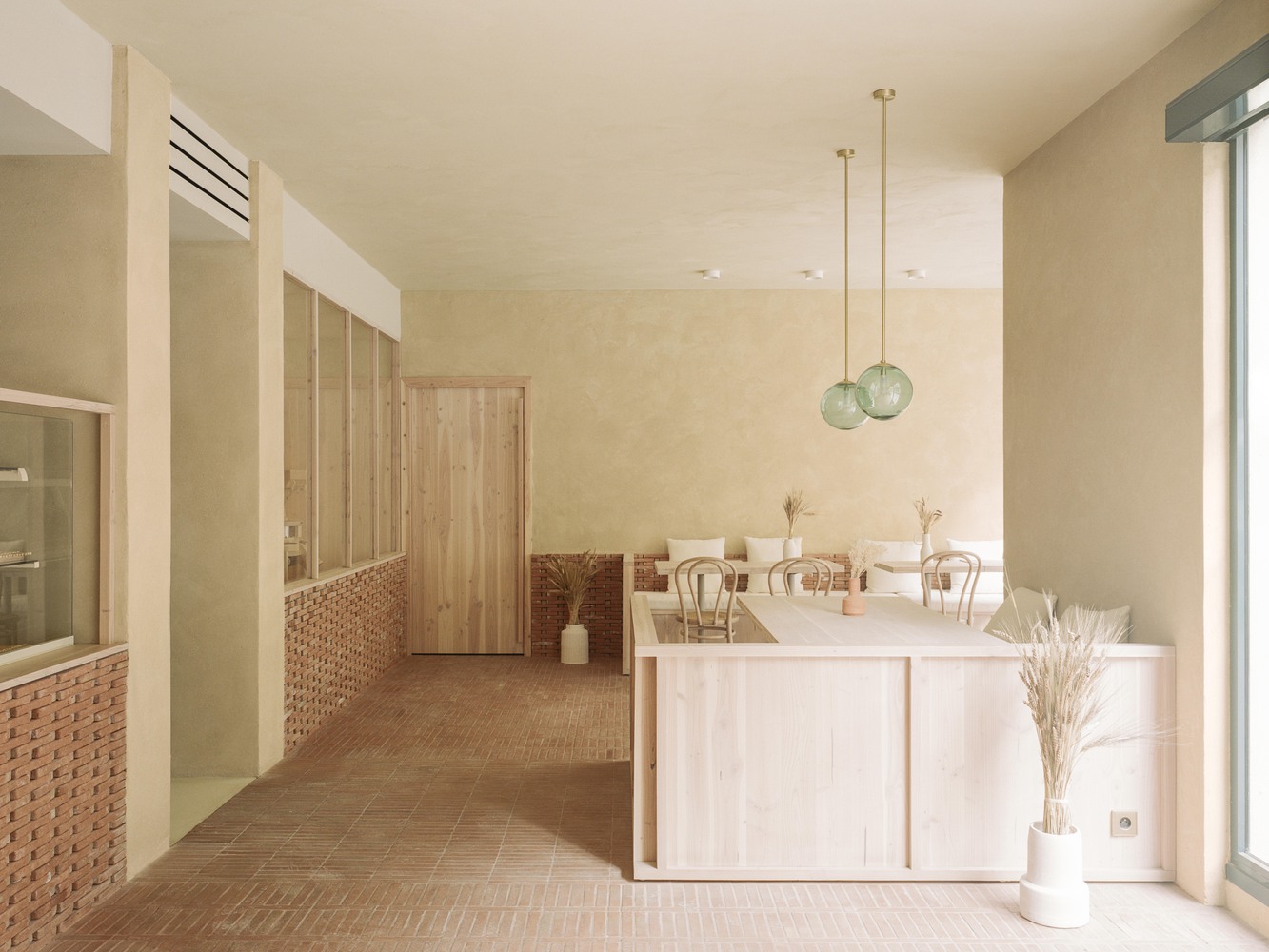 法国圣劳伦特杜瓦尔市 Pugets Artisanal Bakery 的艺术烘焙设计-7