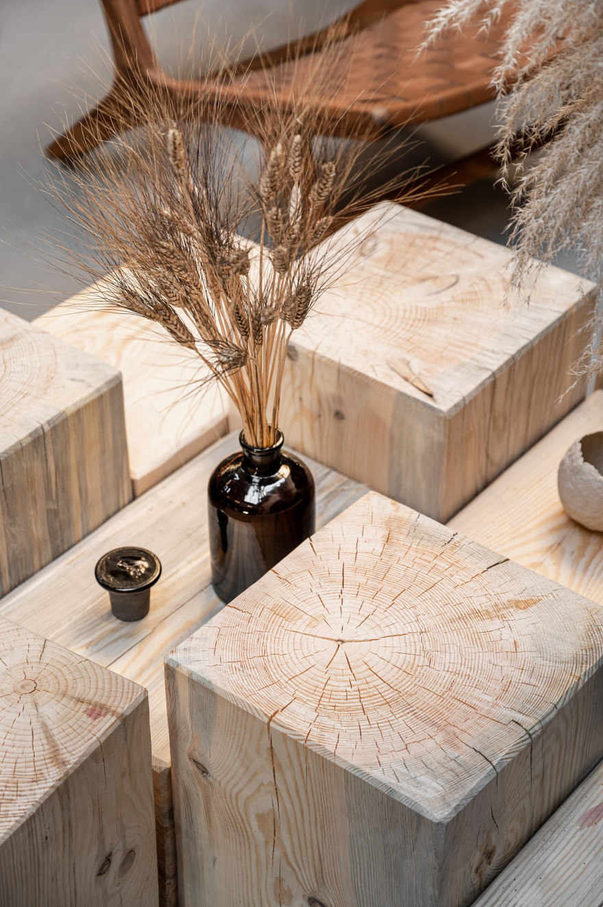 西餐厅丨乌克兰利沃夫丨PRAVDA design-56