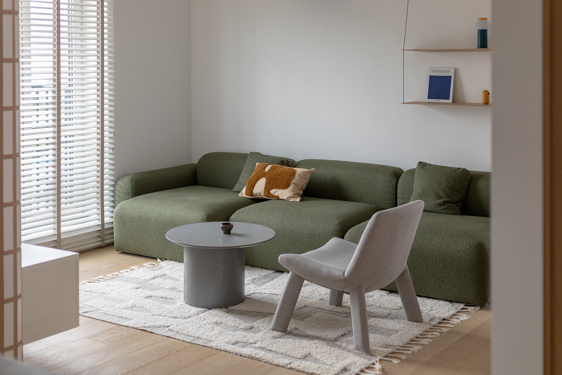 由布罗·斯洛沃设计的公寓丨Buro Slovo-16