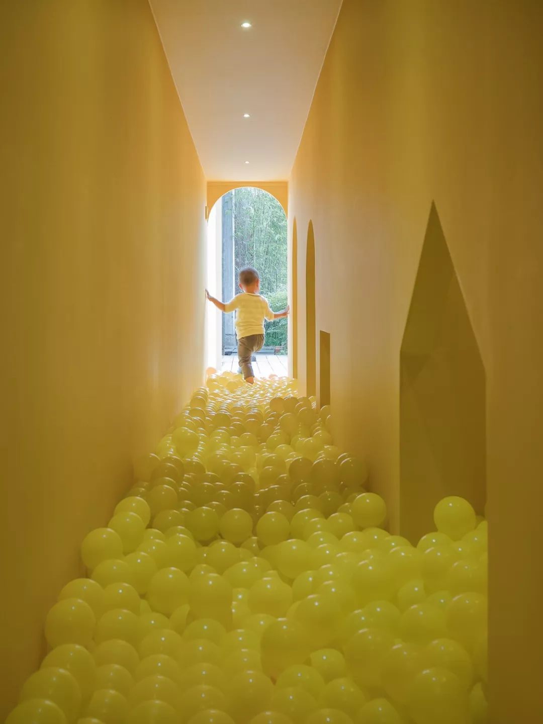 闺蜜俩花了1000万，在漓江边造了栋「积木房子」：这才是当妈的最高境界-124