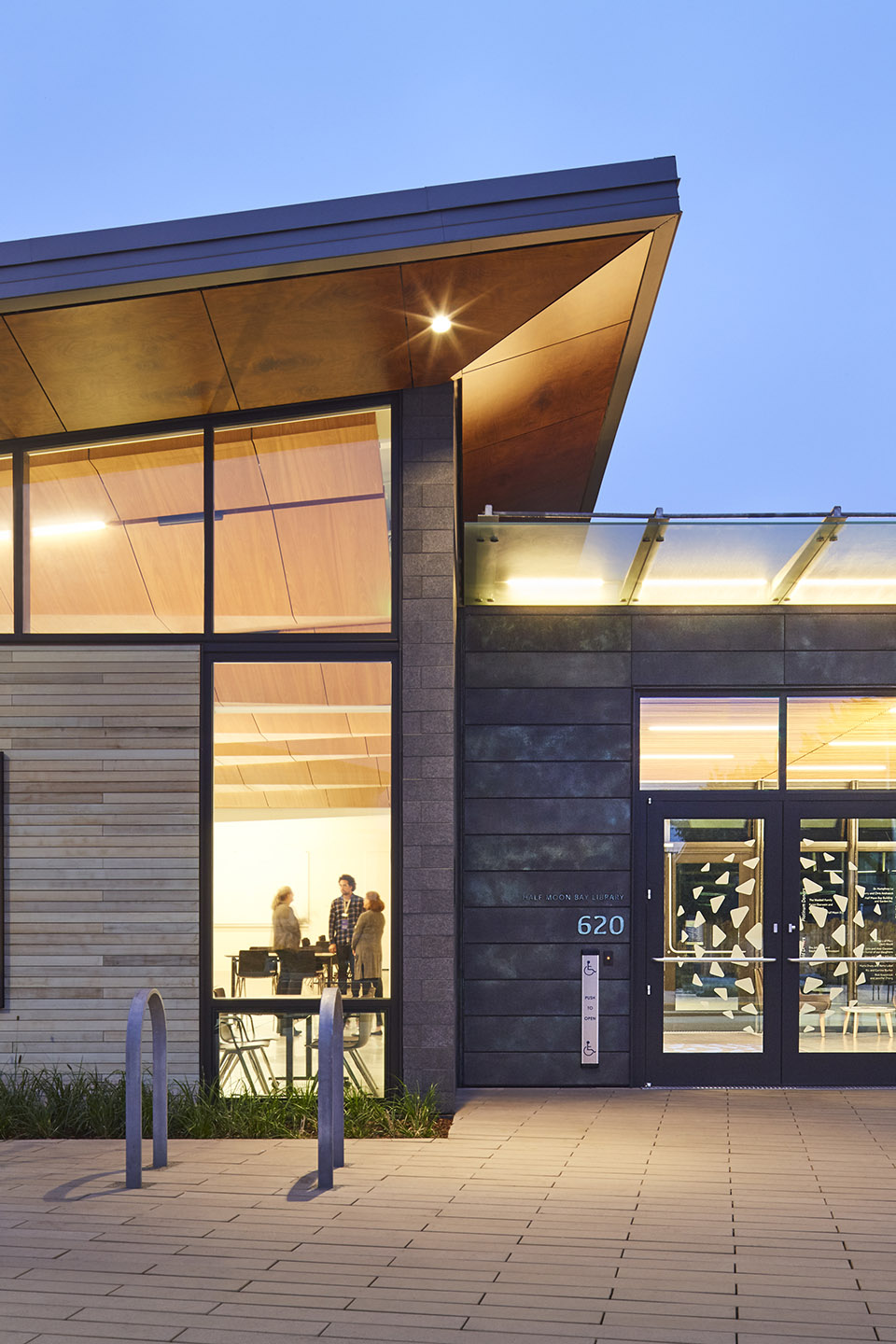 美国半月湾图书馆-46