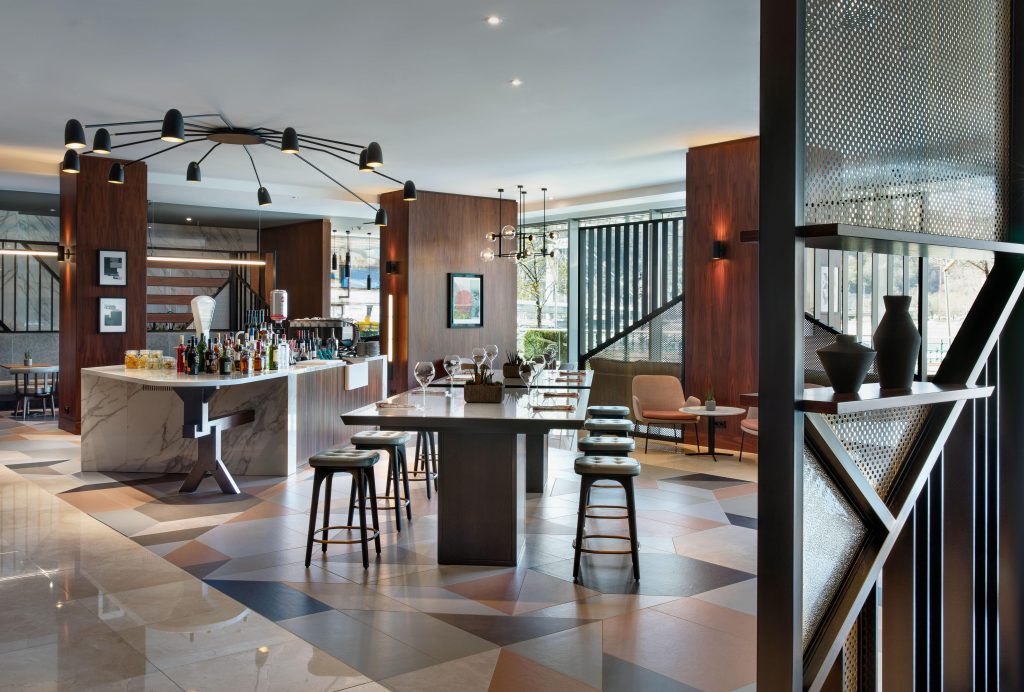 布达佩斯万豪酒店 - 22度餐厅（注：Twenty2Degrees可能是酒店内餐厅等场所名，这里按字面22度翻译，若有特定背景可调整） 丨匈牙利布达佩斯丨twenty2 degrees-7