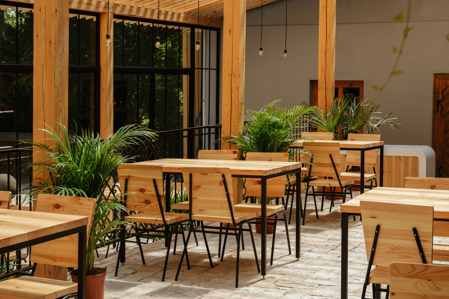 绿意盎然的酒窖餐厅-25