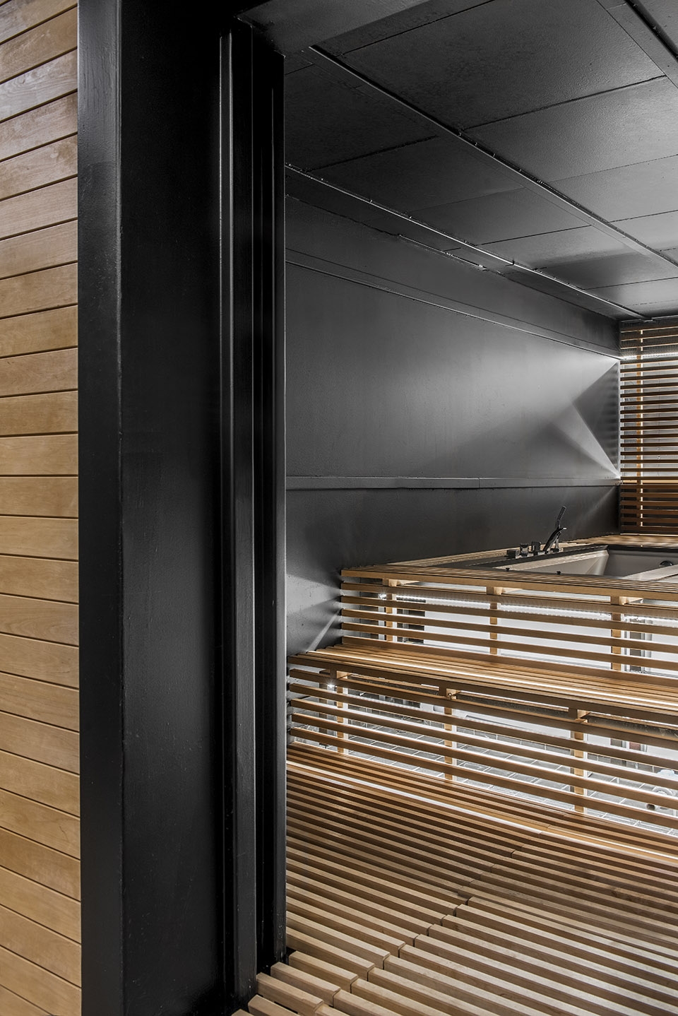 芬兰 Jyväskylä 旅馆·极简生态的共享空间-7