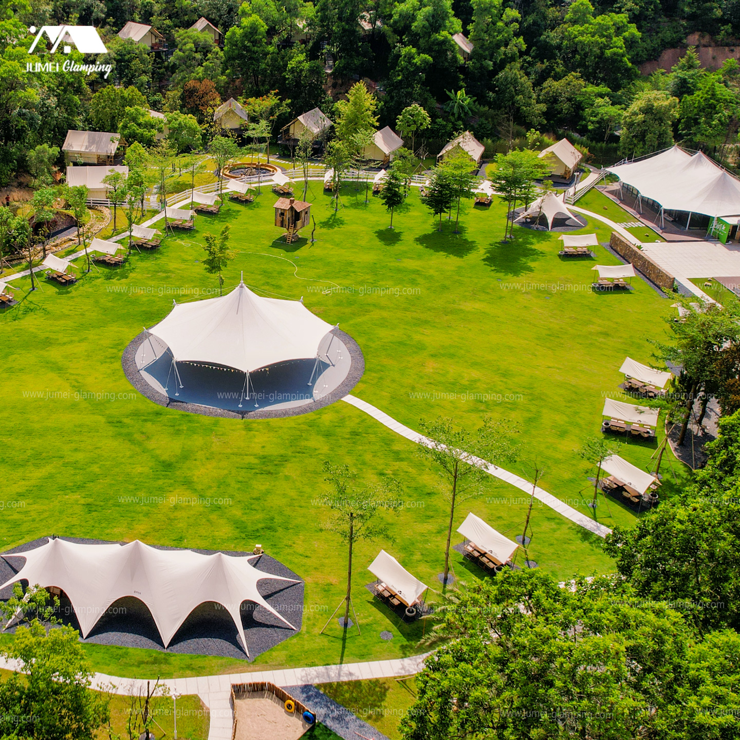 带平台Safari帐篷及Aframe Safari帐篷的露营地-0