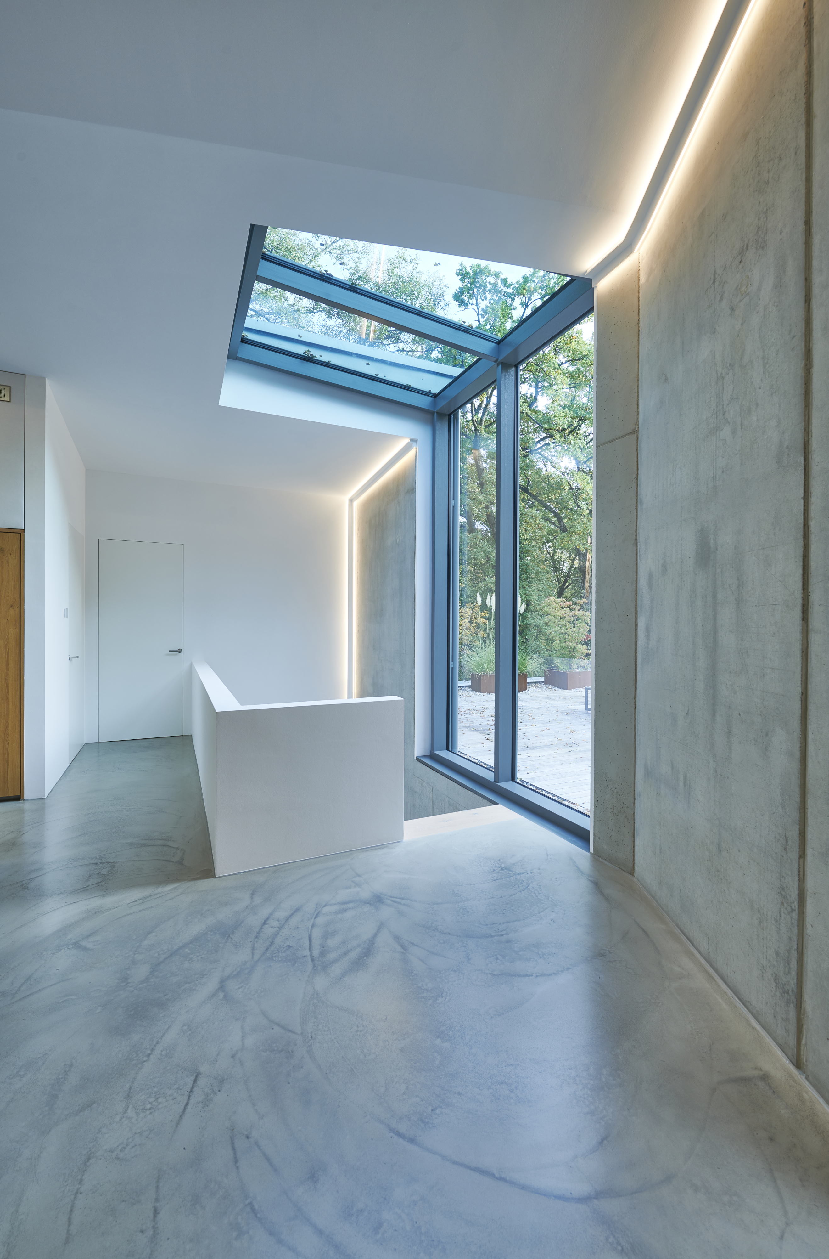 城堡山下的住宅与古橡树共生-16