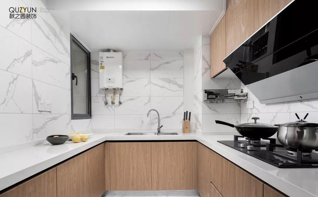 公园大厦 88 平现代简约设计,原木地板与无吊顶展现自然美感-17